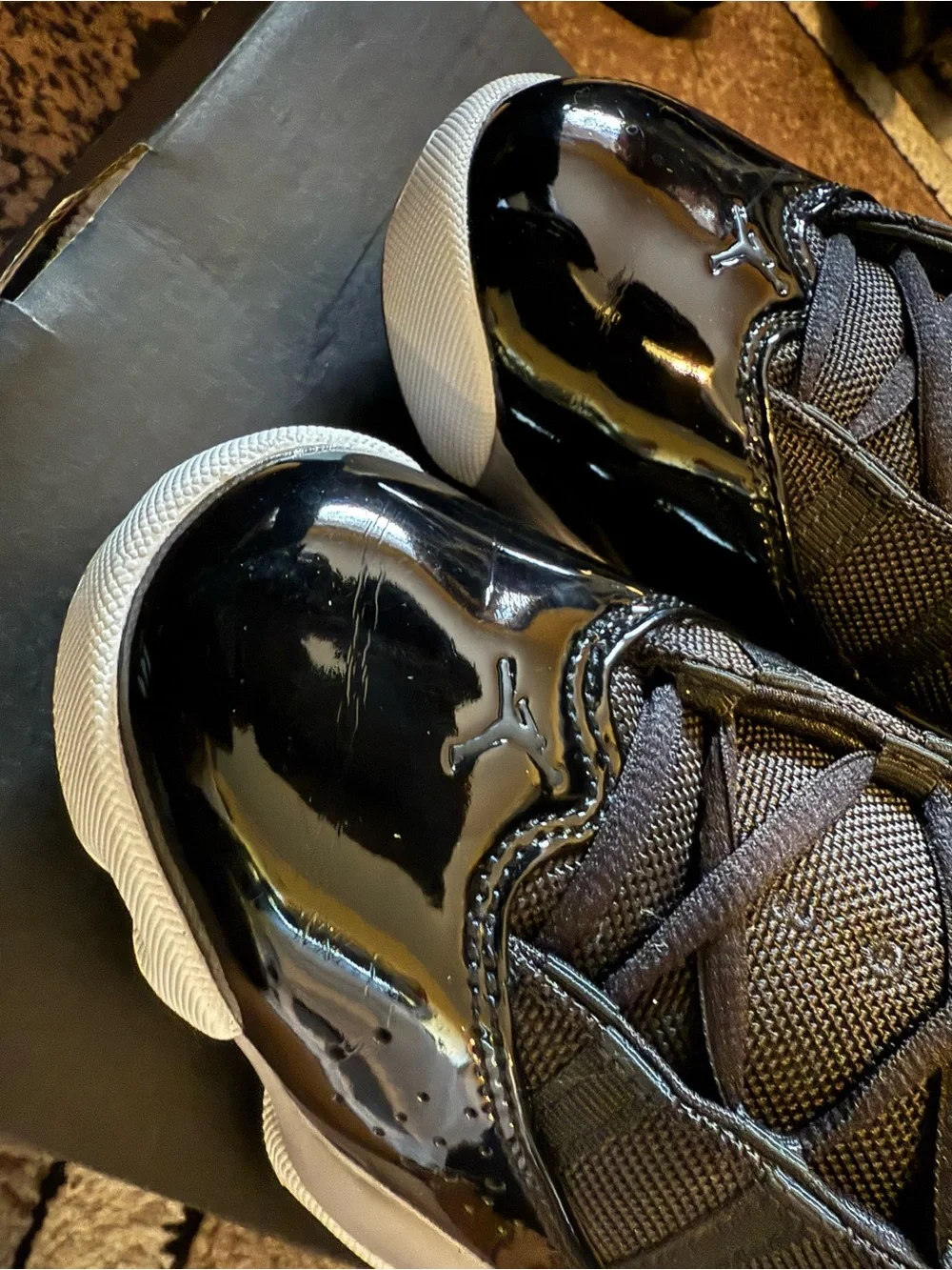 Air Jordan 6 Rings Black/White Men’s Sneakers (Men’s Size: 8.5)